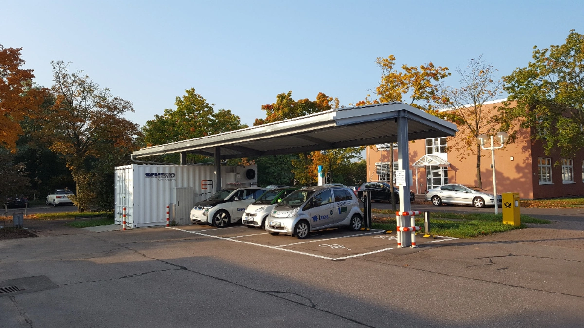 Regenerative Energien für E-Fahrzeuge intelligent nutzen - Automotive ...