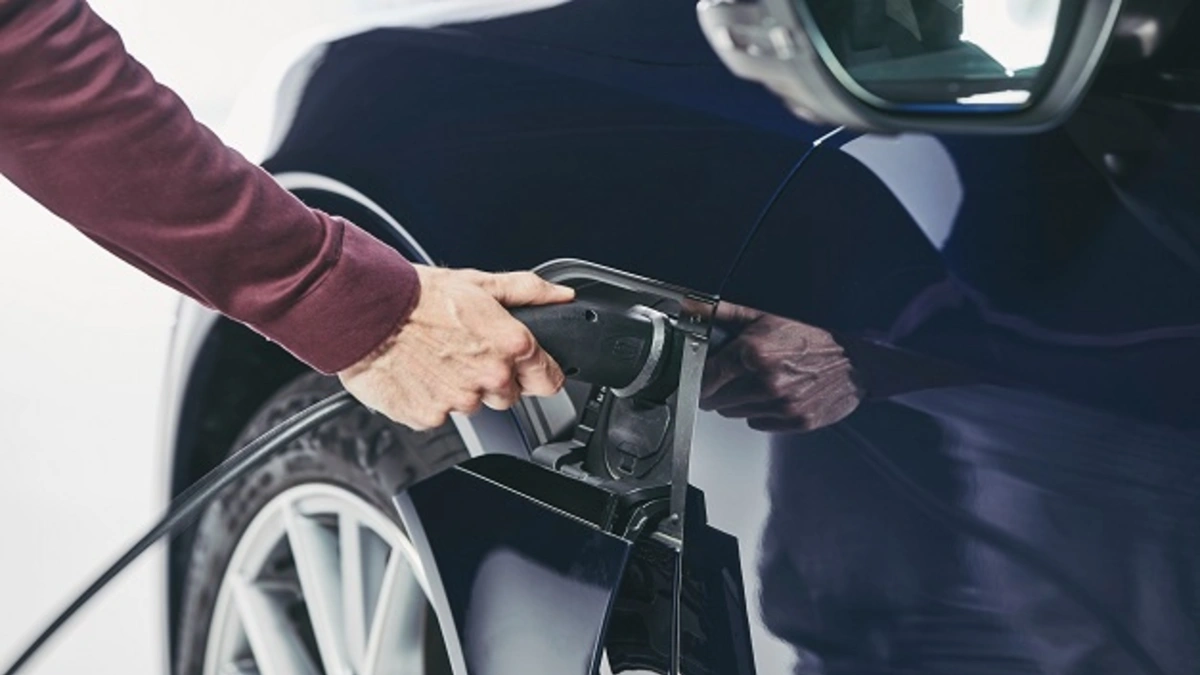 Modularer Ladestecker für alle gängigen Fahrzeuge - Automotive ...