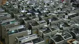 Auf gut 6000 Quadratmetern lagern die Gebrauchtmaschinen von AdoptSMT. Zusätzliche 800 Quadratmeter nehmen die Ersatzteile in Anspruch. Bild: AdoptSMT