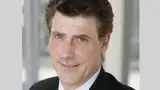 Armin Anders: »Im Torre Cristal, einem Bürohochhaus mit 52 Stockwerken in Madrid, konnten wir mit unserem drahtlosen Sensornetz, das aus rund 4000 batterielosen Knoten besteht und an das EIB/KNX-Gebäudeautomatisierungssystem angebunden ist, die Energ