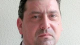 Dr. rer. nat. Thomas Blasius studierte Physik an der Universität Konstanz. Dort promovierte er von 1997 bis 2000 auf dem Gebiet der Hochtemperatur-Supraleiter. Heute arbeitet er als Principal Product Marketing bei Infineon im Geschäftsbereich Automot