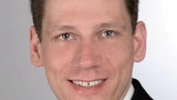 Dr. Rainer Steffen arbeitet bei der BMW Forschung und Technik GmbH als Projektleiter. Er beschäftigt sich im Schwerpunkt mit zukünftigen Fahrzeugbordnetzen sowie mit Konzepten zur Flexibilisierung und Vereinfachung der fahrzeuginternen Kommunikation.