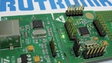 Bild 1. Der Testaufbau mit TLE4998S4 am STM8S-Discovery-Board. Die Lötbrücke SB3 muss durchverzinnt werden.