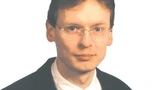 Dipl.-Ing. Ralf Hickl studierte Elektrotechnik in Karlsruhe. Nach einigen Jahren bei  der Firma ABB arbeitet er nun bei der Rutronik Elektronische Bauelemente GmbH, wo er sich seit über zehn Jahren mit der Mikrocontrollertechnik beschäftigt.