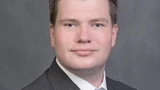 Dipl.-Inf. Helko Glathe studierte Informatik an der TU Berlin und promoviert gegenwärtig bei der Carmeq GmbH auf dem Themengebiet Produktlinien im Automobilbereich.