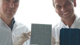 Günter Lorenz, Product Development Manager Laser Systems und Dr. Lars Wende, VP Solar & New Technologies, beide Asys