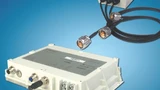 Der IP67-WLAN-Access-Point BAT300-F mit einer ebenfalls für raue Industrieumgebungen geeigneten WLAN-Antenne 