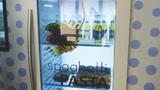Samsungs transparentes AMLCD als Kühlschranktür war eine vielbeachtete Neuheit.