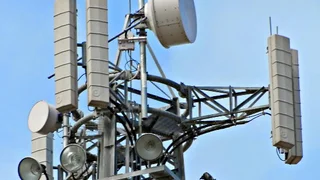 Auch der Mobilfunk-Sendemast kommt nicht ohne GaAs-Bausteine aus: Mobilfunkantennen arbeiten mit Verstärkern aus Galliumarsenid.