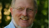 Dr. Wilfred Goldacker, KIT: »Mit Supraleiter-Kabeln lassen sich 110-kV-/10-kV-Umspannwerke teilweise eliminieren, zumindest könnten sie künftig an die Standränder angesiedelt werden. Die Vision besteht darin, Mittelspannungsringe um die Städte zu leg