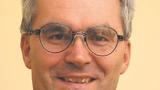Dr. Martin Kunert studierte an der TU München Elektrotechnik und promovierte am Institute National Polytechnique Toulouse (F). Bei der Robert Bosch GmbH ist er im Bereich Fahrerassistenzsysteme verantwortlich für die Koordination öffentlich gefördert