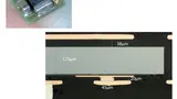 Bild 2. Oben: Der 1-W-DC/DC-Wandler (TPS8267x) von Texas Instruments mit eingebettetem Controller-Chip (ein modifizierter TPS62620). Darunter: Im Querschliff ist der „Face down“-Aufbau des eingebetteten Schaltregler-Chips zu erkennen.