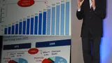 Infineons CEO Peter Bauer trat auch nach seiner Rücktrittsankündigung gewohnt dynamisch auf, um die Notwendigkeit der Energiewende zu erklären.