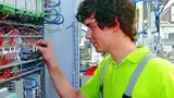 Bild 2: Die Verdrahtung mit Push-in-Technik erfolgt mit nur einer Hand und ohne Werkzeug - für Leiterquerschnitte ab 0,25 mm2