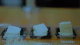 Das Smartphone mit Snapdragon-SoC (rechts)blieb am Kühlsten, am heissesten mit 55 °C wurde das Gerät mit Nvidias Quadcore-Chip Tegra-3.