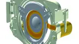Bild 2: Der Piezoring ist direkt mit dem Metallring der Membran verklebt. Beim Anlegen der Wechselspannung schwingt das Piezoelement mit einer Frequenz von etwa 35 kHz