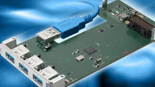 Der interne USB-Port eist aber auch für konventionelle Anschlusskabel geeignet.