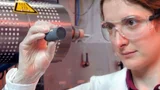 Wissenschaftler forschen nach Brennstoffen die sich aus der Energie der Sonne herstellen lassen.