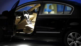 NXP vereinfacht mit UJA1018 den Aufbau von Ambient-Light-Konzepten in Fahrzeugen.