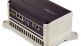 Einen Deckel mit Ein-/Ausschalt-Taste und Status-LEDs hat dieser Box-IPC der Serie »PACSystems RXi« von GE Intelligent Platforms.