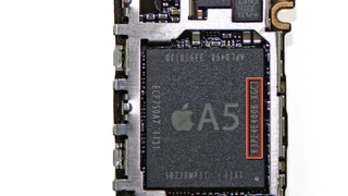 Gleicher A5-Prozessor aber anderer Speicher-Zulieferer: die DRAM-Dies bei der deutschen iPhone-Version stammen von Samsung.