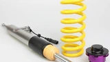 Bild 2. Durch die Kompatibilität mit der BMW-Elektronik müssen nur die Serienfederbeine gegen das adaptive KW Gewindefahrwerk getauscht und die KW-Stecker mit den originalen BMW-Steckern verbunden werden.