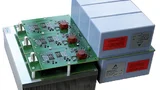 B6-Umrichter-Stack-Design mit nieder-induktivem Modul und PCC-Kondensatoren, verbunden durch eine Hochstromleiterkarte und PressFIT-Technologie