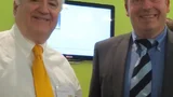 NXP-CEO Rick Clemmer mit Elektronik-Redakteur Frank Riemenschneider.