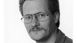 Michael Hahnen schloss sein Studium der Nachrichtentechnik an der Fachhochschule in Darmstadt 1990 als Dipl.-Ing. ab und ist seitdem bei Atmel Automotive beschäftigt. Seit 1998 ist er in der Applikationsabteilung tätig und betreut dort MCU-Lösungen i