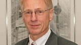 Dr. Ing. Alois Seewald  studierte Maschinenbau an der RWTH Aachen mit Schwerpunkt Kraftfahrzeugtechnik, promovierte dort 1989 am Institut für Kraftfahrwesen und begann anschließend seine Karriere bei TRW in Düsseldorf. Heute ist er dort als Global Di