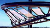 Bild 2: Mit der Designerleuchte »Rollercoaster« will Osram die Industriereife transparenter OLEDs demonstrieren
