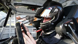 TRD-Pilot Alex Bowman nutzt das Surface Pro