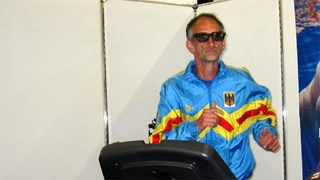 Energy-Harvesting-Schuh demonstriert von Ultramarathon-Läufer Juergen Mennel 22 Tage 2000 km  online