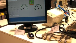 Fraunhofer Dielektrischer Elastomer-Sitzbelegungssensor erkennt Sitzposition u Gewichte online