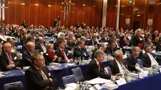 Bis auf den letzten Platz gefüllt: Der große Saal des InterContinental Berlin bei der Stadtwerke2013-Jahrestagung