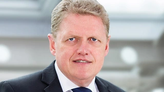 Der Vorstand unterstützt das Übernahmeangebot. Martin Jetter beabsichtigt, seinen Posten als Vorstandsvorsitzender gegen Ende des Jahres freizugeben und in den Aufsichtsrat zu wechseln.