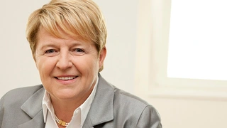 Brigitte Ederer, Mitglied des Vorstands der Siemens AG, Leitung Corporate Human Resources und Arbeitsdirektorin, legt laut Unternehmen ihr Amt in gegenseitigem Einvernehmen nieder. Allerdings gibt es Gerüchte um die Personalie: Am Morgen des 18. Sept