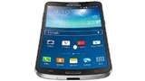 Samsung Handy Galaxy Round von vorn-unten, man sieht die Biegung des Bildschirms
