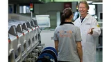 „Große Lose und möglichst seltenes Rüsten galten früher als erstrebenswerte Ziele der Elektronikfertigung. Das wird heutigen Anforderungen nicht mehr gerecht“, so Bernd Richter, Vorstand der Ihlemann AG