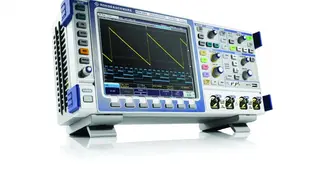 Im Brennpunkt des Messeauftritts von Rohde & Schwarz stehen das Universal-Oszilloskop R&S RTM, das jetzt mit Logikanalyse ausgerüstet ist, sowie Oszilloskope mit neuen Optionen für die Leistungsanalyse. Damit können Anwender nun mit spezialisierten M