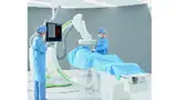 Bild 4: Dank eines integrierten Menüs kann der Arzt den Bildschirm des neuen Angiografiesystems »Artis one« zum Navigieren benutzen. So hat er die wichtigsten Informationen für den Eingriff direkt vor Augen.