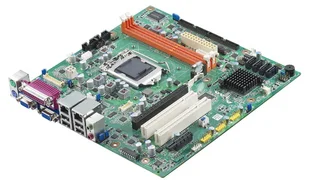 Wer mit weniger Steckplätzen auskommt, kann das im Vergleich zu ATX kompaktere Micro-ATX nutzen.