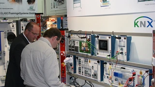 KNX Trainingssystem auf der light + building 2014