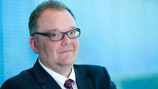 Thomas Riener, Executive Vice President & General Manager Full Service Foundry bei ams: »Unsere Denkweise ist stark von Automotive und Industrial geprägt, daher fahren wir eine Zero-Defect-Strategie: Im letzten Jahr hatten wir beispielsweise eine Feh