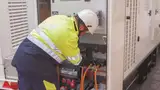 Beweglich und jederzeit über flexible Leitungen und BV-Steckverbinder mit dem Netz verbunden: Notstromaggregate und mobile Batteriespeicher.