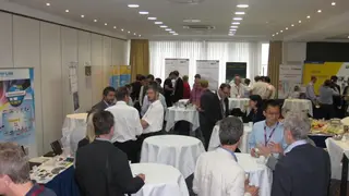 Der Ausstellungsbereich des "Elektronik Power Management Congress 2014" war stets gut besucht: "...eine optimale Synergie zwischen Vorträgen und Technik-Praxis" - wie Teilnehmer und Aussteller einhellig feststellten. (alle Fotos: Elektronik)