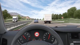 Der Verkehrszeichenassistent erkennt Geschwindigkeitsbegrenzungen. Geschwindigkeitsübertretung lassen sich so vermeiden.