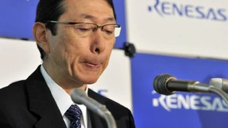 Satoru Ito und Yasushi Akao (Foto, Renesas): In der japanischen Kultur gibt es fast nichts schlimmeres, als entlassen zu werden. Dementsprechend lief der Merger mit NEC total daneben: Statt Synergien zu suchen, wurden Posten doppelt besetzt und viel 