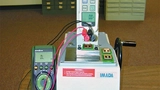 Bild 2: Versuchsaufbau für die Messung der mechanischen und elektrischen Parameter des BGA-Sockelsystems