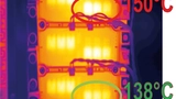 Bild 9: Beim Laboraufbau zur Nachbildung von thermischem Stress tritt die Wärmeleitpaste aus und führt zu lokaler Temperaturüberhöhung 